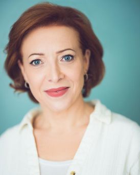 Elizabeth Canavan Headshot