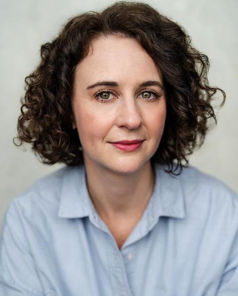 Molly Samson Headshot