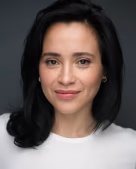 Carmen Zilles Headshot