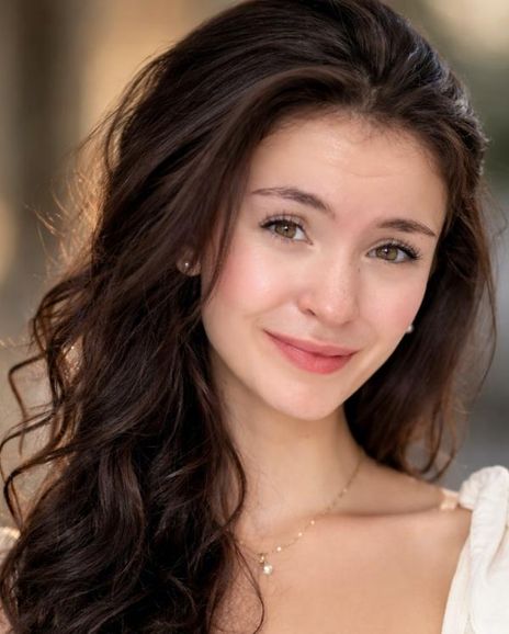 Jennifer Gillis Headshot