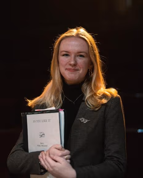 Grace Elizabeth Mealey Headshot