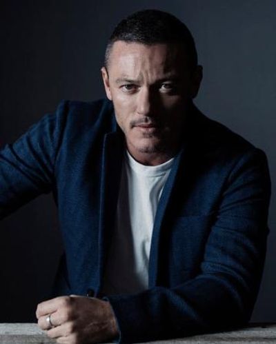 Luke Evans Headshot