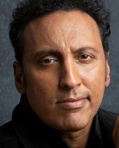 Aasif Mandvi Headshot