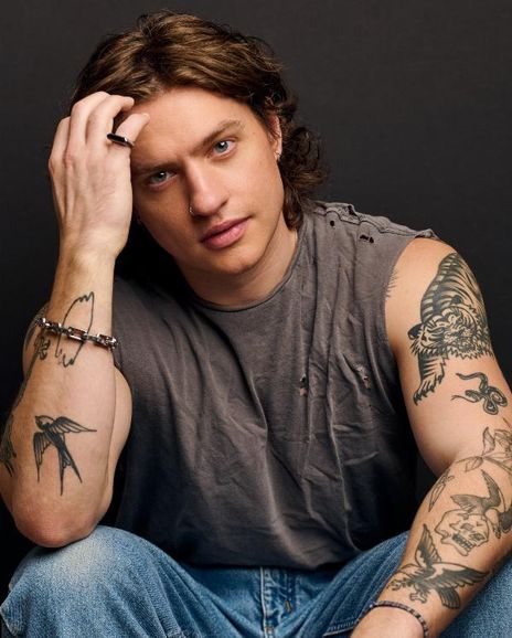 Hank Santos Headshot