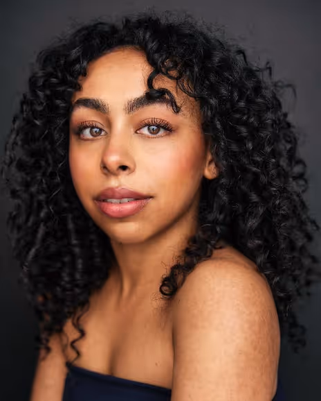 Grace Capeless Headshot