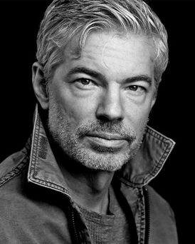 Thomas Michael Hammond Headshot