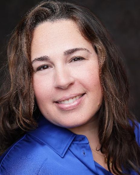 Amanda Zieve Headshot