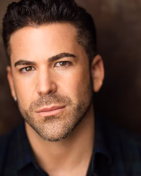 Andrew Holder Headshot