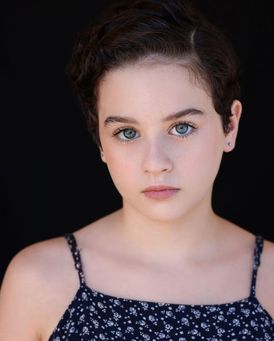 Romy Fay Headshot