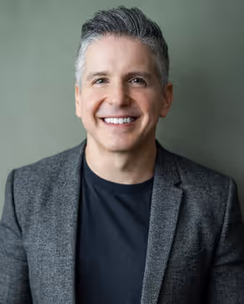 Howie Michael Smith Headshot