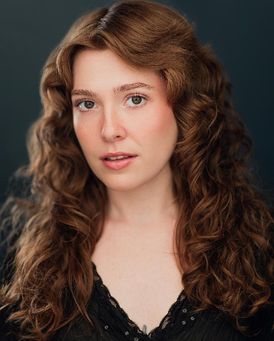 Zoe Dean Headshot