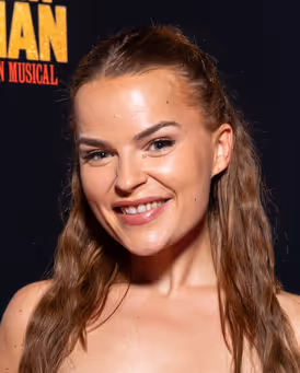 Sophie Earl Headshot