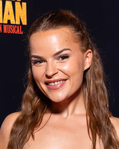 Sophie Earl Headshot