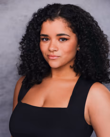 Victoria Pekel Headshot