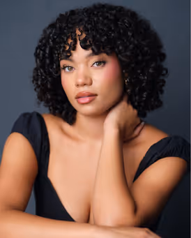 Hailey Thomas Headshot