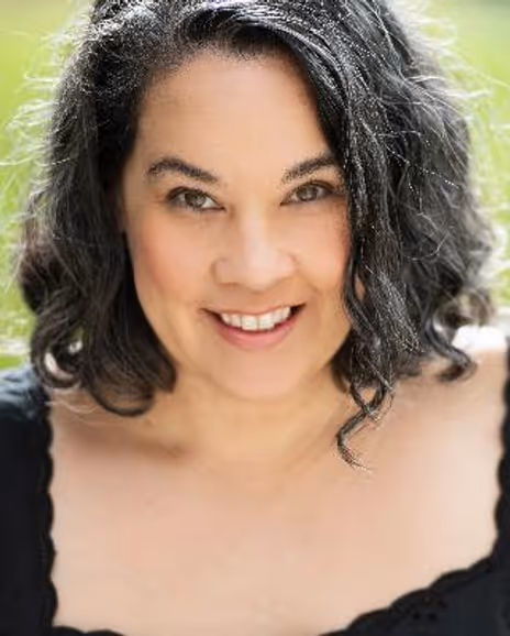 Fiona Santos Headshot