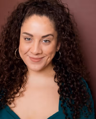 Ariana Valdes Headshot