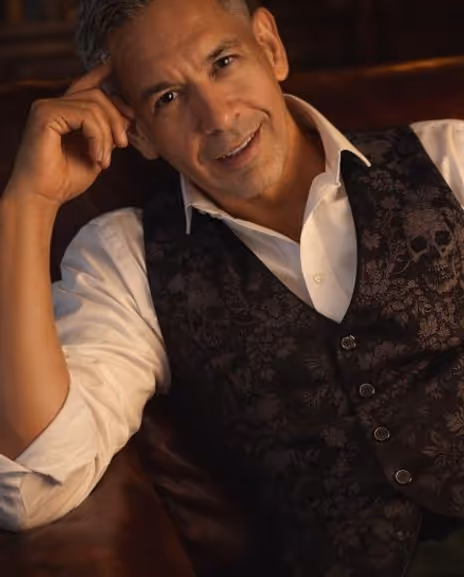 Douglas Ramirez Headshot