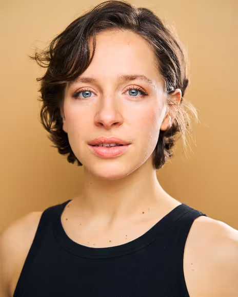 Leana Gardella Headshot