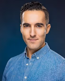 Derek Luscutoff Headshot