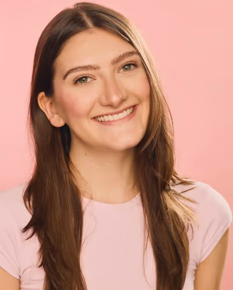 Sophia Roth Headshot