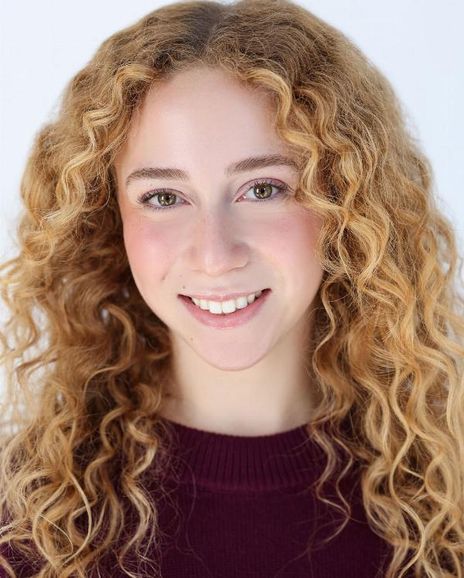 Lindsey Schlosser Headshot