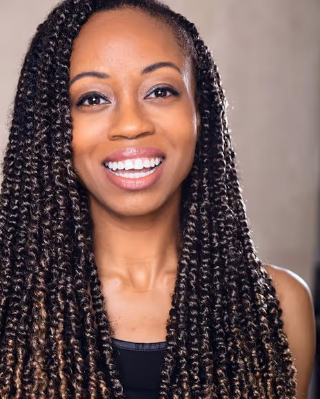 Chandra Thomas Headshot