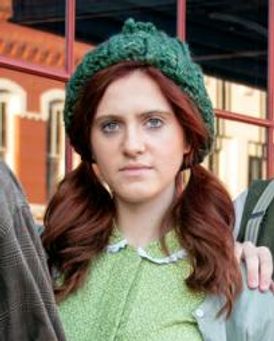 Ella Warner Headshot