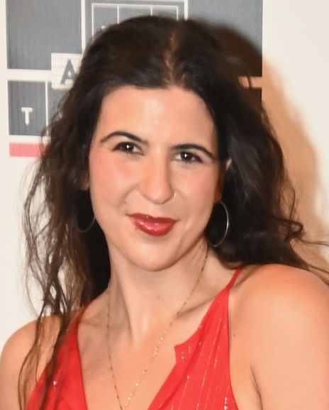 Isa Penia Headshot