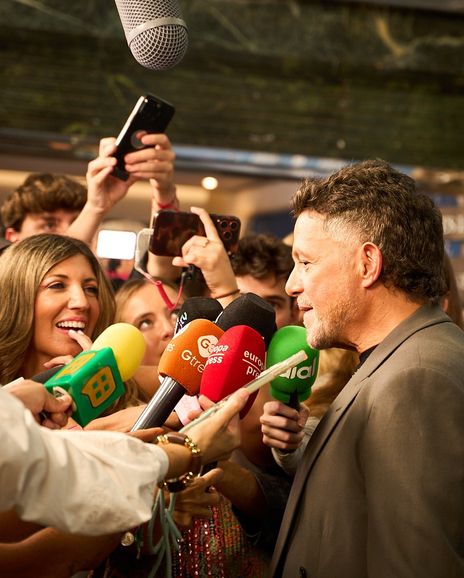 Alejandro Sanz Headshot