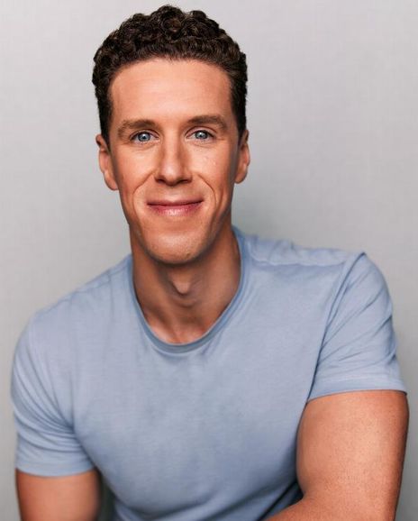 Leo Roberts Headshot
