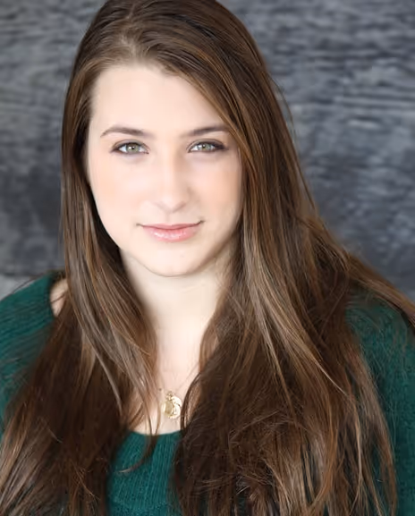 Leah Lane Headshot