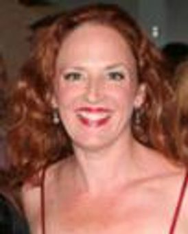 Naomi Naughton Headshot