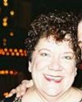 Myrna Paris Headshot