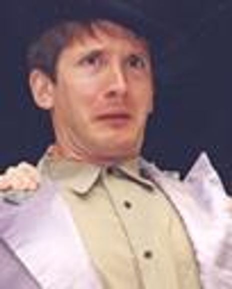 Jules Hartley Headshot