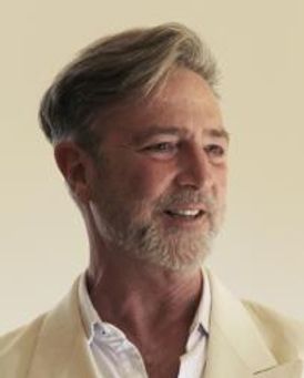 Robertson Dean Headshot