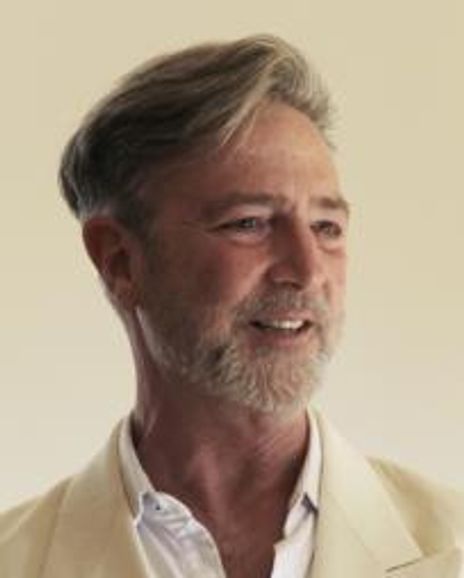 Robertson Dean Headshot