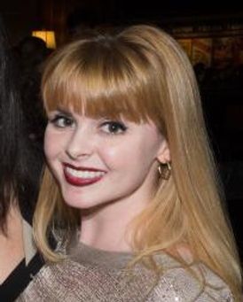 Natalie Holt Headshot