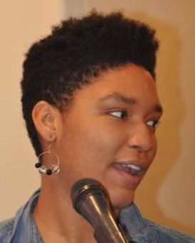 Julia Warren Headshot