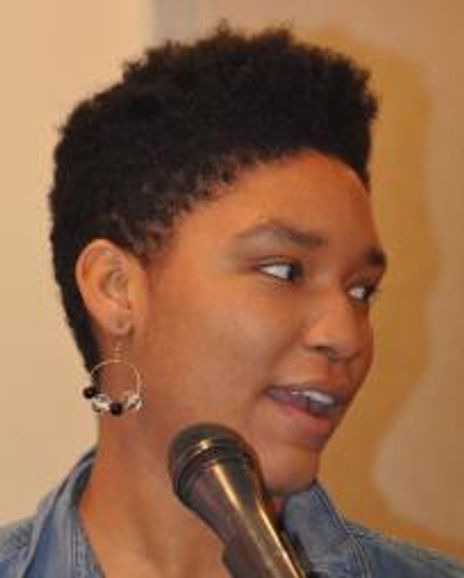 Julia Warren Headshot