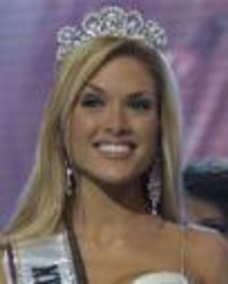 Tara Conner Headshot