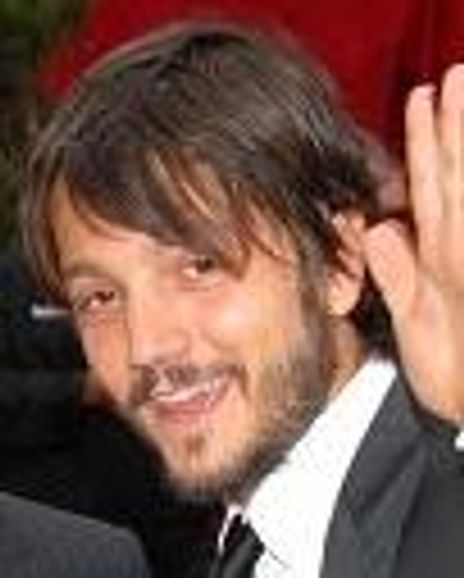 Diego Luna Headshot