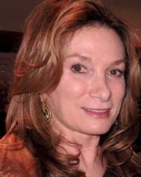 Victoria Herbert Headshot