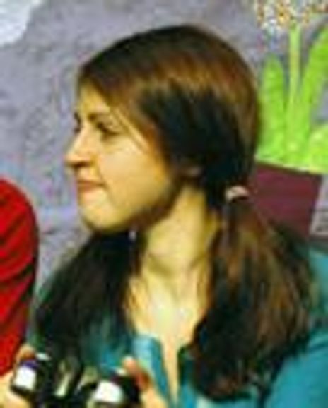 Julia Arazi Headshot