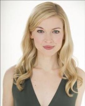 Julia Burrows Headshot