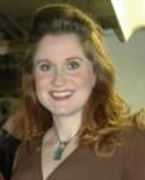 Christine Noll Headshot