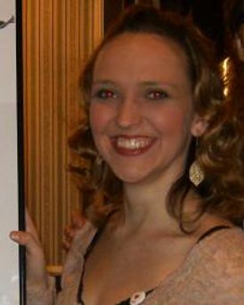 Emily Thompson Headshot