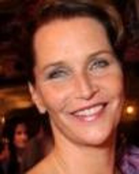 Maya Hakvoort Headshot