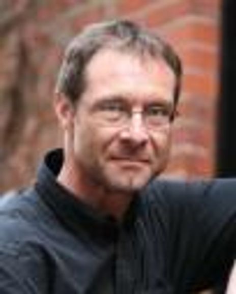 Steven Pounders Headshot