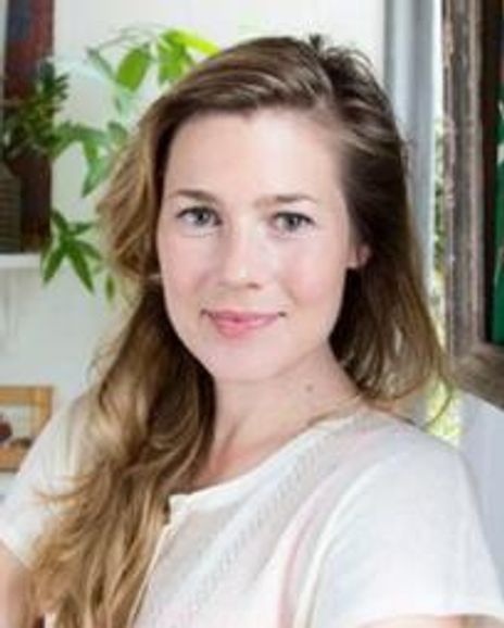 Kate Russell Headshot